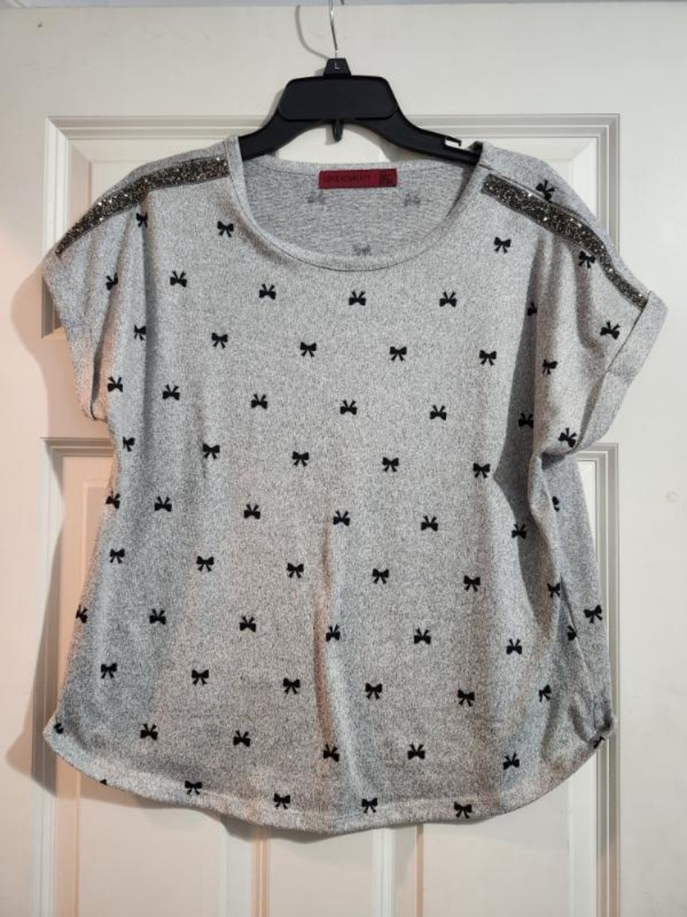 Love Scarlett get Short Sleeve Top with Black Bow Print and black rhinestones